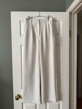 Abercrombie & Fitch White Pleated High-Waist Pants